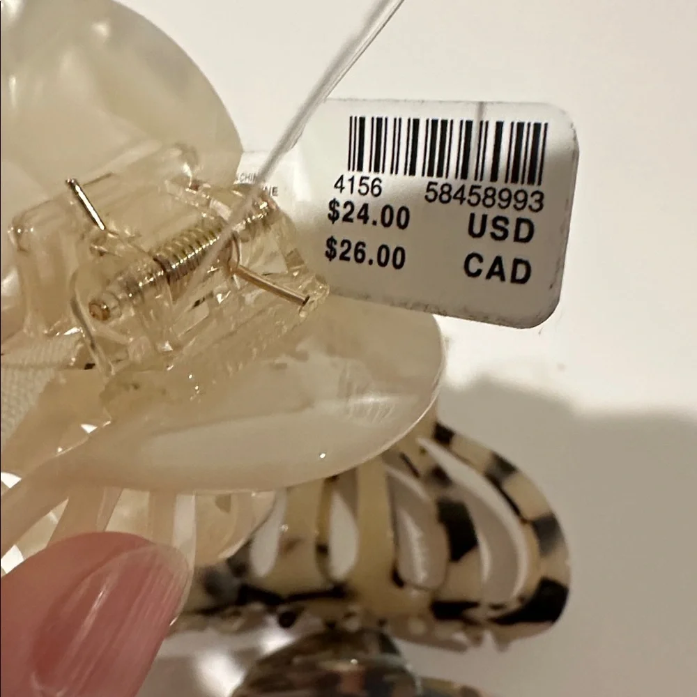 Set of 3 Resin Hair Claw Clips  Anthropologie - Picture 2 of 2
